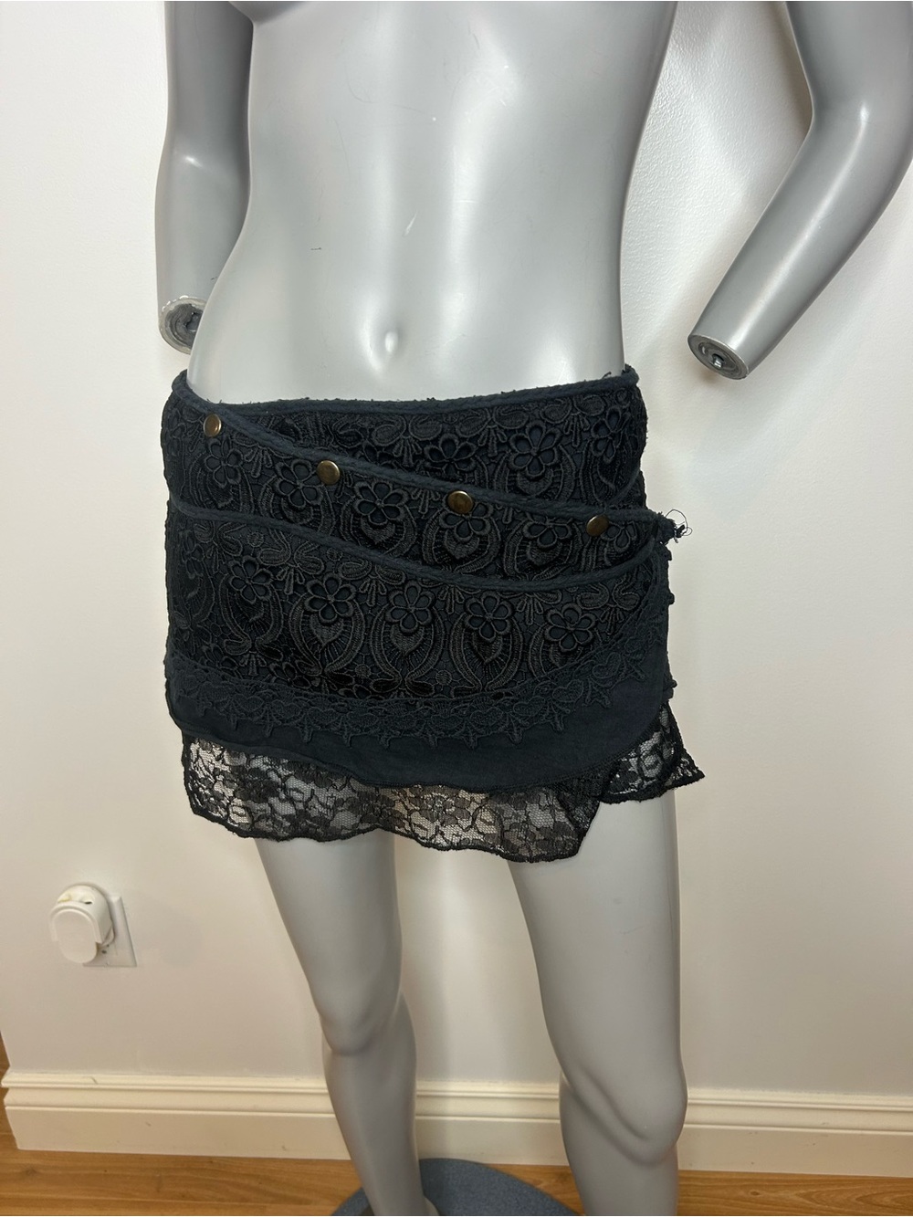 Black Lace Mini Skirt with Layered Floral Lace and asymmetrical Stud Detail❤️S
